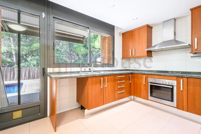 Foto b4798621-dbc7-4216-98c8-c0b2b4000605. Chalet avec chauffage parking piscine dans les botigues de Sitges Sitges