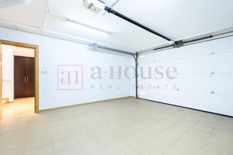 Foto b5f5e81a-14a2-4100-9820-7c6d94ecad3a. Chalet avec chauffage parking piscine dans les botigues de Sitges Sitges