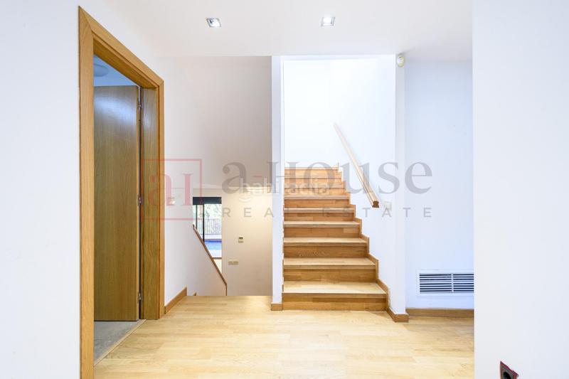 Foto c21f6ce4-4d37-483d-9b8f-510a103fc401. Chalet avec chauffage parking piscine dans les botigues de Sitges Sitges