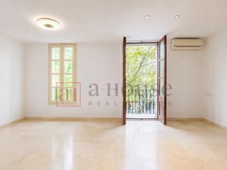Flat  Gran via de les corts catalanes. Piso con doble orientación en sant antoni
