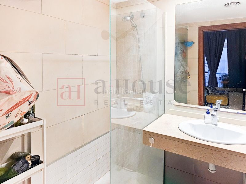 Foto 448b6826-8536-40ba-97dd-d3d05ccd038e. Pis a Sant Antoni Barcelona