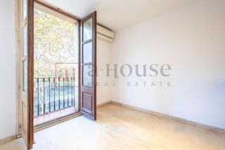 Etagenwohnung  Gran via de les corts catalanes. Piso con doble orientación en lantiga esquerra de leixample