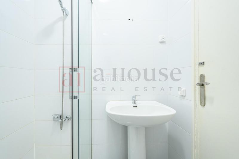 Foto b23a9a1d-c303-4d7d-be79-3e599aa89a87. Pis amb calefacció a Sagrada Família Barcelona