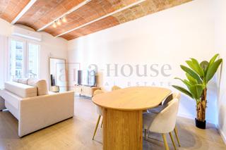 Pis  Carrer carrer dels enamorats. Piso reformado con balcn con excelente ubicacin en sagrada fam