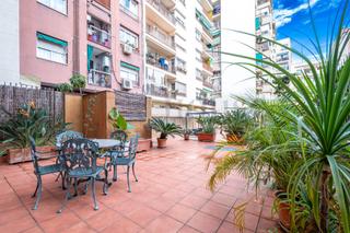 Etagenwohnung  Carrer carrer de nàpols. Piso reformado con gran terraza y vistas a la sagrada familia