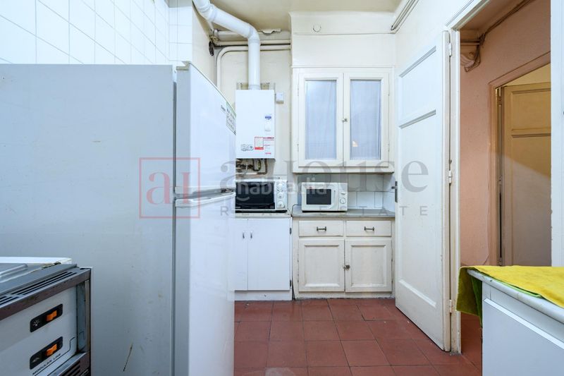 Foto 5b307655-73d2-49de-8036-b7d81fc87464. Pis amb calefacció a Barri de les Corts Barcelona