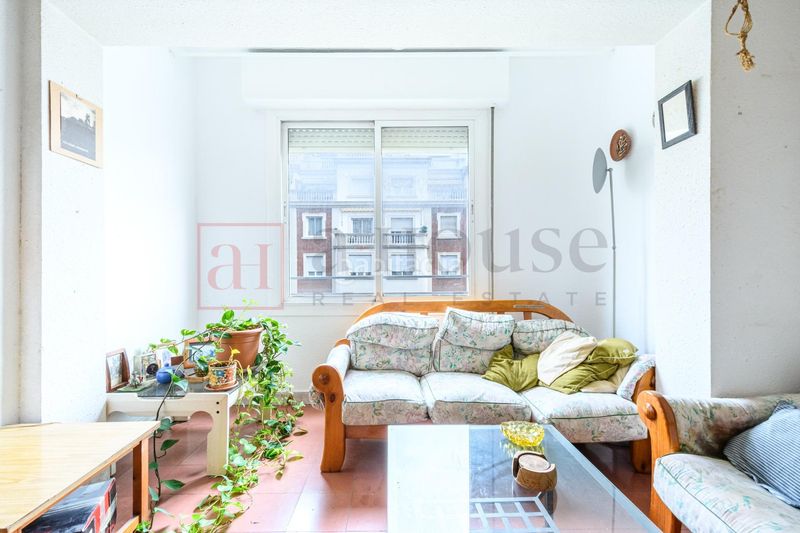 Foto e917e3f7-d6ce-47b6-ad89-0d687fb979d9. Pis amb calefacció a Barri de les Corts Barcelona