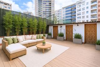 Piso  Carrer del consell de cent. Piso reformado con terraza en calle consell de cent
