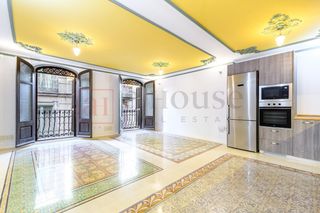 Etagenwohnung  Calle de santa anna. Piso en venta en calle peatonal