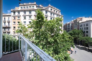 Etagenwohnung  Carrer de provença. Piso para entrar a vivir en el barrio de sagrada familia