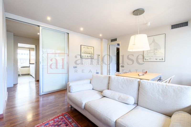 Foto ad0b55c9-59d2-4d9a-aaf6-030ad2751191. Pis amb calefacció a La Nova Esquerra de l´Eixample Barcelona