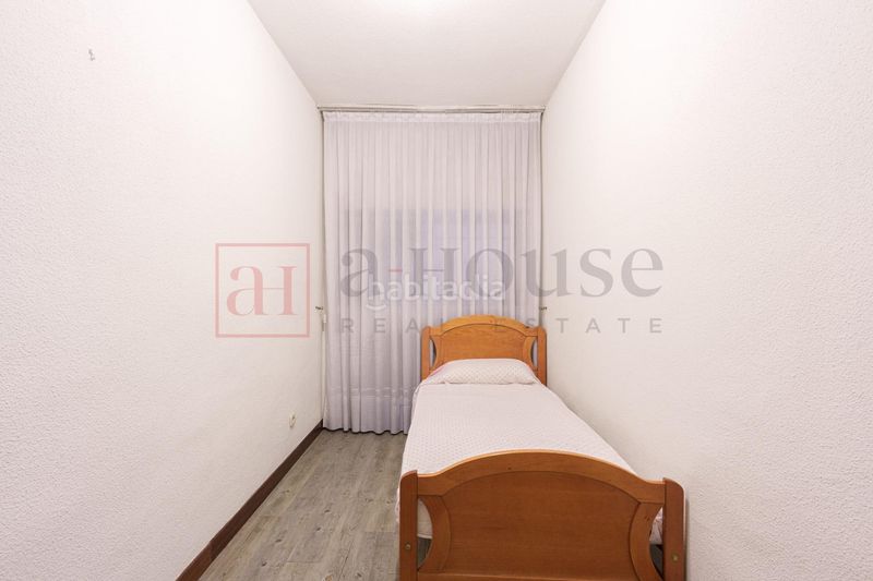 Foto b59b1096-210e-45e9-8722-aa2a5d5e43e7. Pis amb calefacció a Embajadores-Lavapiés Madrid
