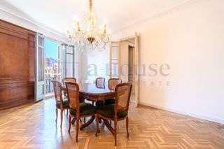 Pis  Avenida del mistral. Piso único con doble orientación, totalmente exterior en calle p