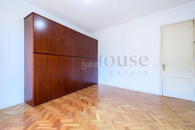 Foto 100129d4-e57f-4d8b-a96a-9718b05e69cb. Pis a Sant Antoni Barcelona