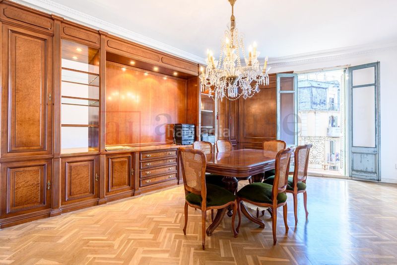 Foto 2ac0c2fc-8838-4899-9c44-c6a697e6f8c0. Pis a Sant Antoni Barcelona