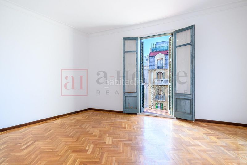 Foto 3994e7a1-2d71-4070-b43e-4c262c74a6c2. Pis a Sant Antoni Barcelona