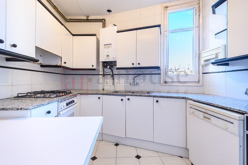 Foto 762f0723-dfc7-468d-bfbf-e3cc213b1e26. Pis a Sant Antoni Barcelona