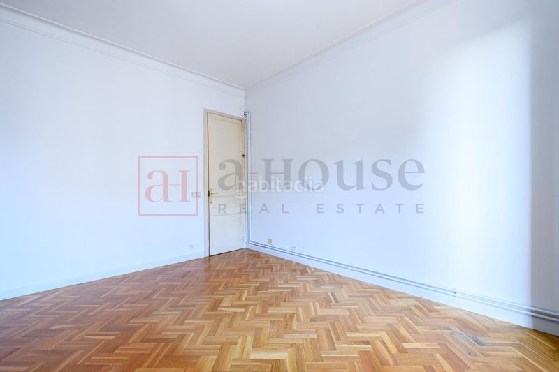 Foto 8bd1ab6e-21b8-43eb-a67b-23ed8fc1bfee. Pis a Sant Antoni Barcelona