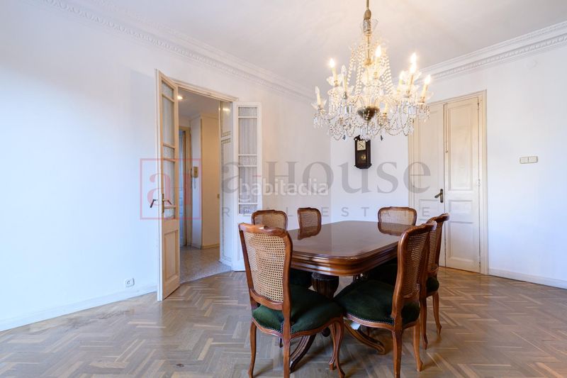 Foto a5bfcc3c-a80e-4753-9b27-97bc16e4c0fd. Pis a Sant Antoni Barcelona