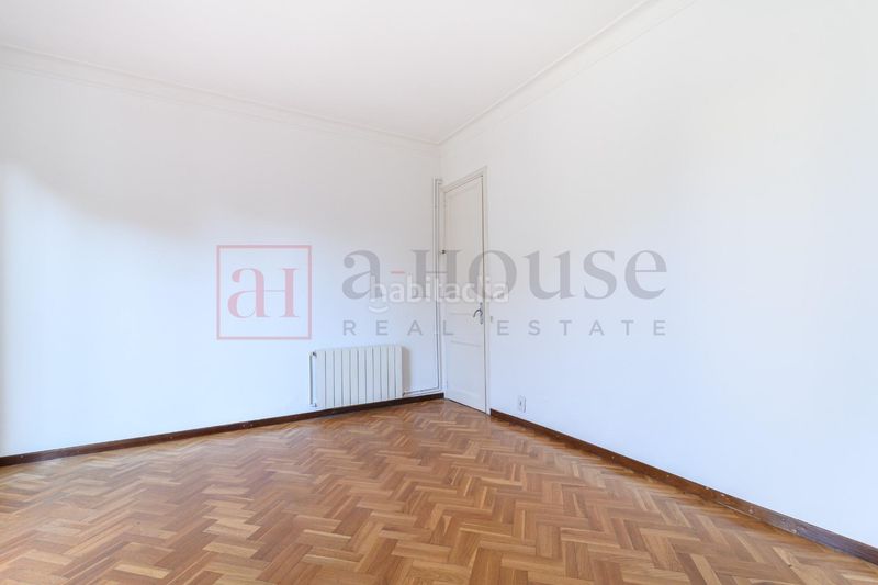 Foto b622f75c-8471-486f-9010-339705e25ec3. Pis a Sant Antoni Barcelona