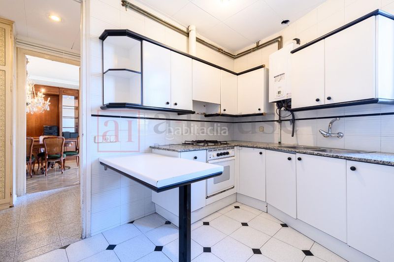 Foto bcfb9206-2f5a-4e96-b09d-3e917282e47c. Pis a Sant Antoni Barcelona