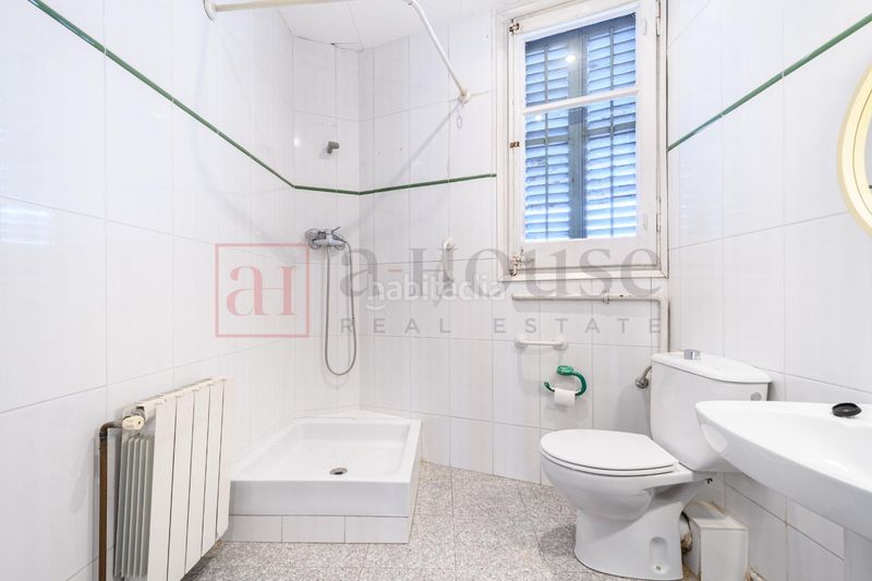 Foto cb2521e4-a7af-4b2e-83e9-48819e307b25. Pis a Sant Antoni Barcelona