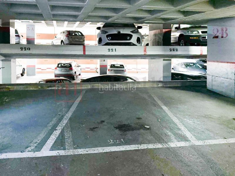 Foto 05ae650c-b070-4dfd-8d27-ee88114f8ce7. Aparcament cotxe a Dreta de l´Eixample Barcelona