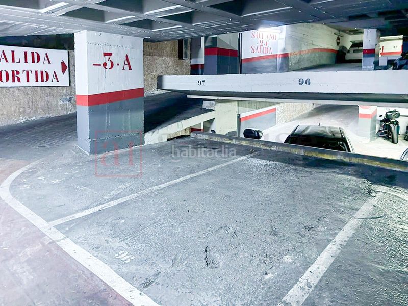 Foto 1e9902f7-7e96-4951-a7ce-e11143772cee. Aparcament cotxe a Dreta de l´Eixample Barcelona