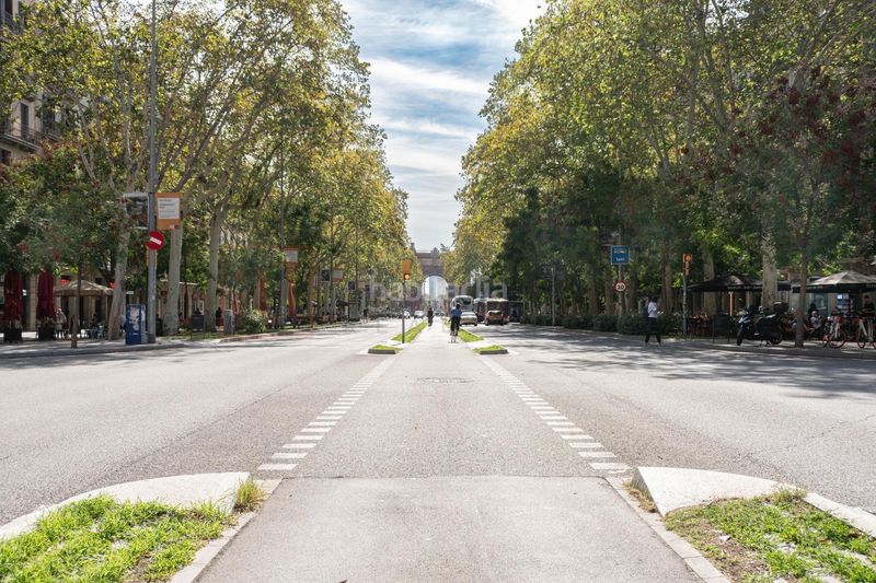Foto 1dd3b232-a4d3-4428-92da-3204a0a48c6c. Aparcament cotxe a Dreta de l´Eixample Barcelona