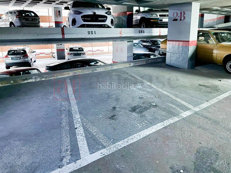 Foto 67d0fe7e-fa12-400c-86a9-215c8d5c7af4. Aparcament cotxe a Dreta de l´Eixample Barcelona