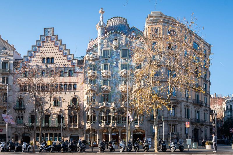 Foto c6bb1a4f-b306-4783-a552-2411c4699a31. Aparcament cotxe a Dreta de l´Eixample Barcelona