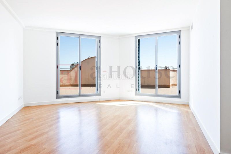 Foto 01869dfc-5f5a-4bd6-895a-e37e44461c30. Àtic a Dreta de l´Eixample Barcelona