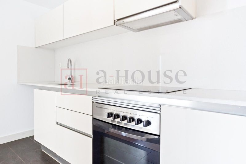 Foto 023baade-cf5f-4e00-923c-f7519f12b143. Àtic a Dreta de l´Eixample Barcelona