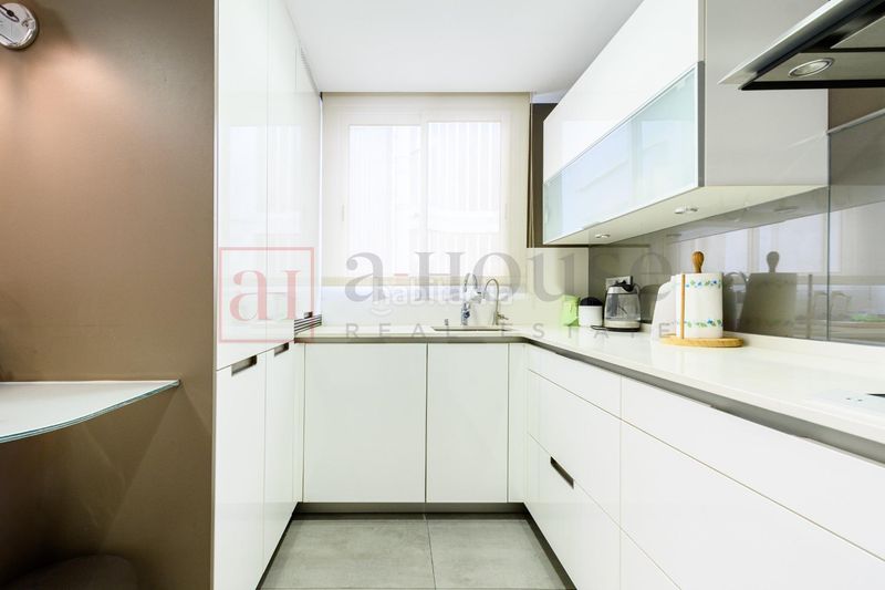 Foto bc43c2c4-c108-4ad1-9afe-e569f9e4d36d. Pis a L´Antiga Esquerra de l´Eixample Barcelona