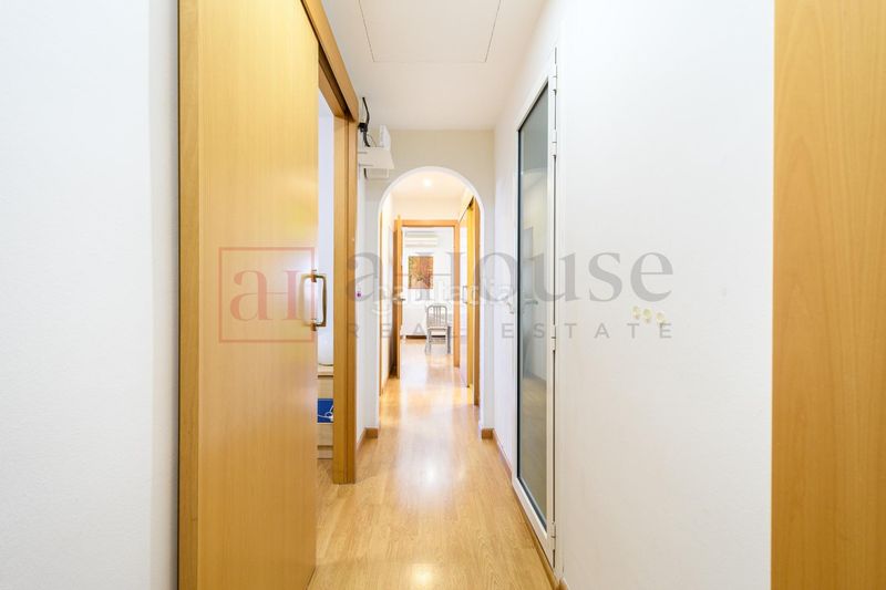 Foto f0fdd84f-6d70-4704-9480-9e1cdf1b7f43. Pis amb calefacció a El Clot Barcelona