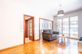 Pis  Carrer de los castillejos. Piso reformado con balcón en sagrada familia