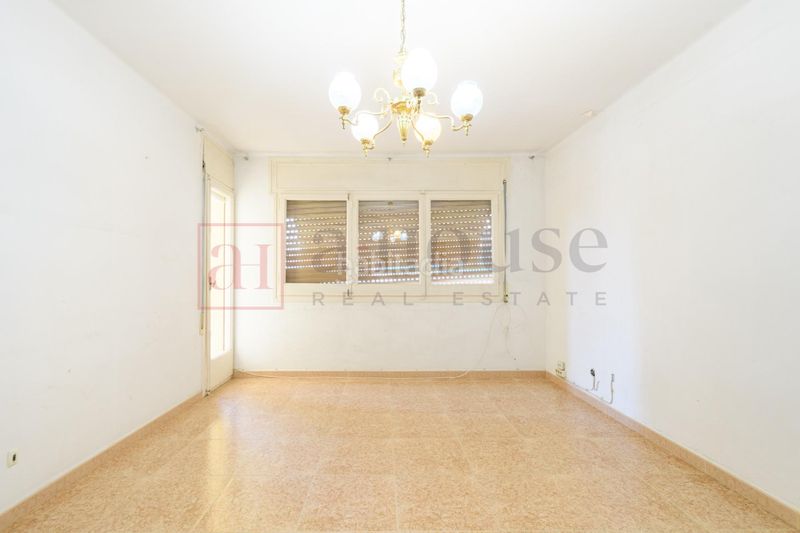 Foto fd92e747-ddbc-4ee3-9c37-2be27fc08b6b. Pis a Centre Castelldefels