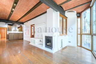 Appartement  Carrer de pau claris. Piso totalmente exterior, listo para entrar a vivir a pocos metr