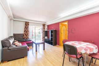 Appartement  Calle del pintor ribera. Piso exterior con terraza y balcón para entrar a vivir en la zon