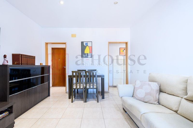 Foto 05a10a52-07f7-49e7-9d0c-50370a51f54d. Àtic amb calefacció a Llefià Badalona