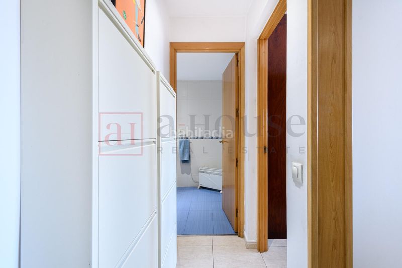 Foto 52d39d2a-7c9d-4024-bf20-47ea1e4fdb7a. Àtic amb calefacció a Llefià Badalona