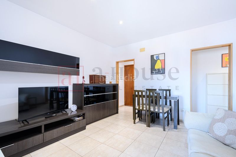 Foto b73a9241-98cf-4871-92c5-df27dc712b69. Àtic amb calefacció a Llefià Badalona