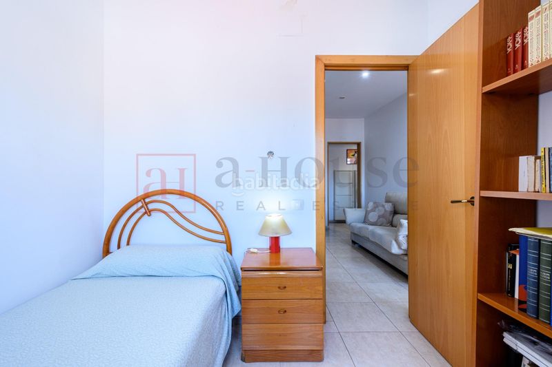 Foto cda0b273-a5dc-4d61-8268-4e795972741d. Àtic amb calefacció a Llefià Badalona