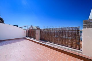 Àtic  Carrer de verdi. Espectacular ático reformado con vistas al mar en calle verdi