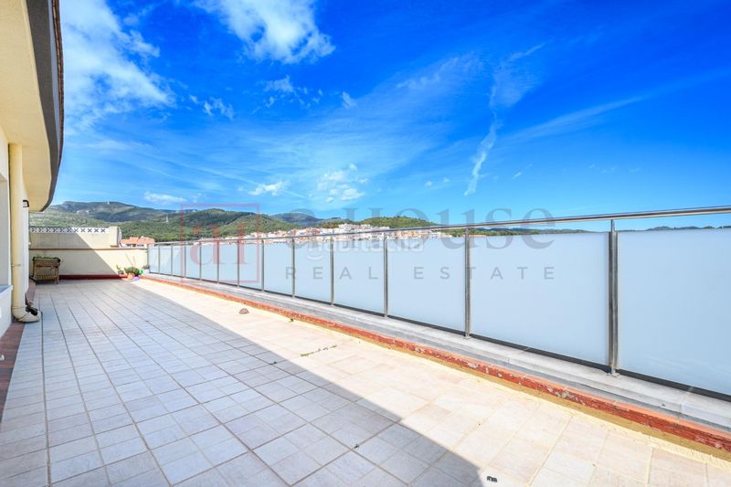 Foto 8648d337-0118-49a7-bf6f-c591350f34aa. Àtic a Castell-Poble Vell Castelldefels