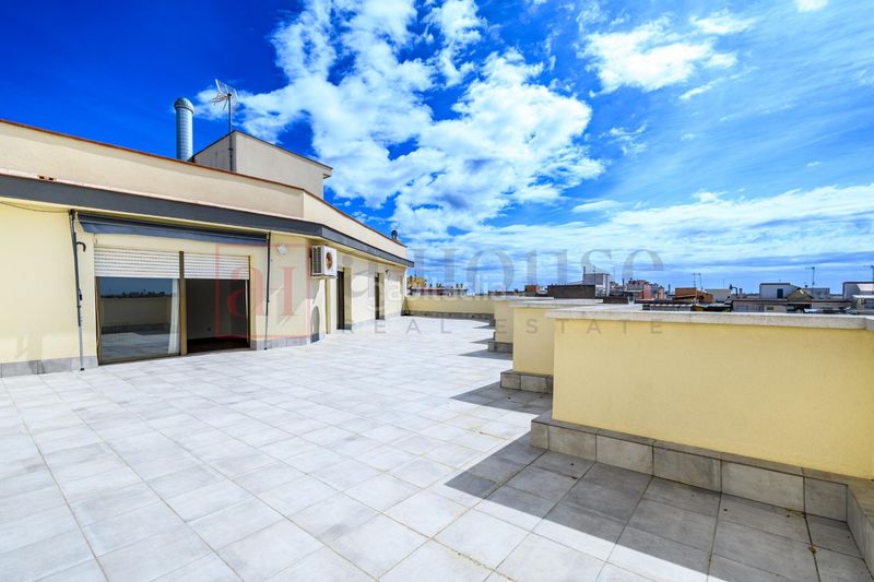 Foto 99a48488-7691-4c4b-a542-c3ff2ca95910. Àtic a Castell-Poble Vell Castelldefels