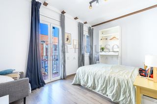 Àtic  Carrer carrer llançà. Última planta con licencia turística y balcón en hospitalet de l