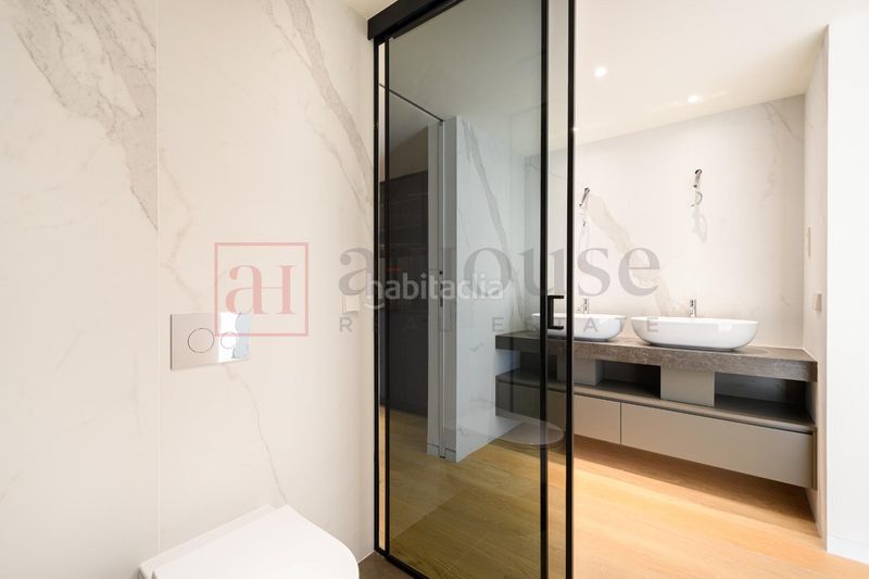 Foto f8c78a5a-4f36-4d8c-9cd9-ad56caf35d4a. Pis amb calefacció piscina a Vila de Gràcia Barcelona