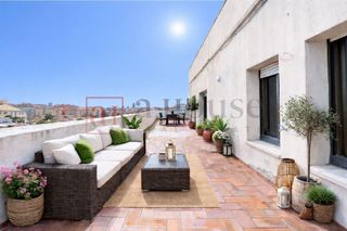 Penthouse in Congrés - Indians. Ático a reformar con vistas a la ciudad