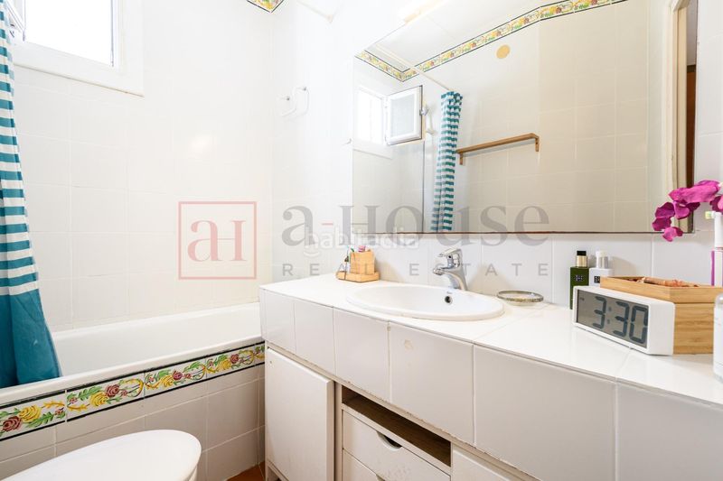 Foto 401c9dce-6ee1-44b9-a52e-fea40c61e238. Pis a Sagrada Família Barcelona